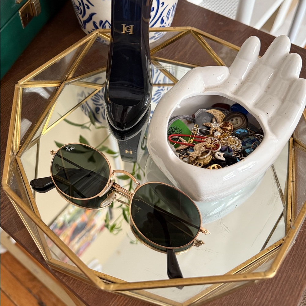 Ray-Ban Round Sunglasses with Gold Frame